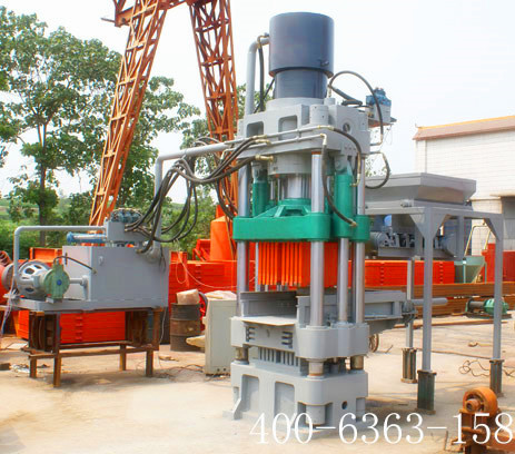 新型耐火磚壓磚機